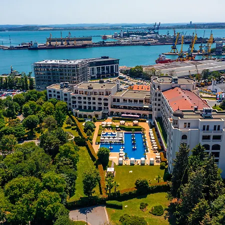 Hotel Primoretz Grand & 5*